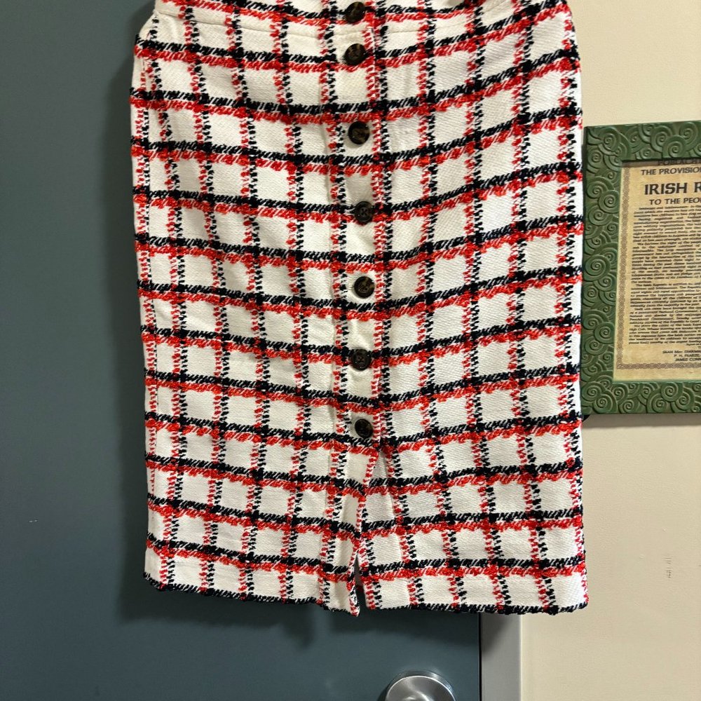 NWT, Ann Taylor Red, White and Blue Tweed Button Pencil Skirt, Size 10.